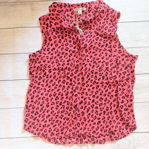 Leopard print sleeveless button up top - Sz. L